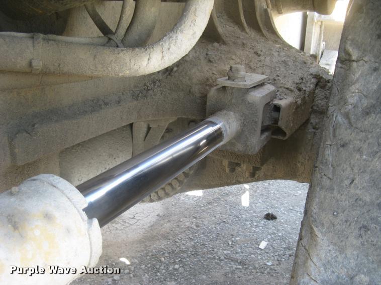 image for item L2387 2004 Caterpillar 988G wheel loader