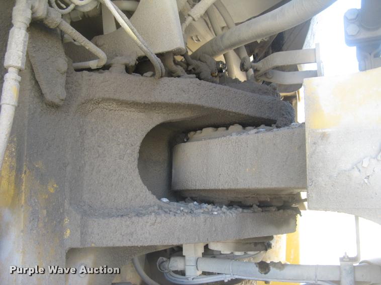 image for item L2387 2004 Caterpillar 988G wheel loader