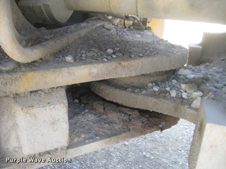 image for item L2387 2004 Caterpillar 988G wheel loader