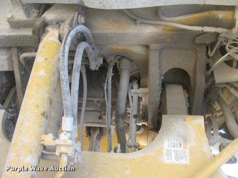 image for item L2387 2004 Caterpillar 988G wheel loader