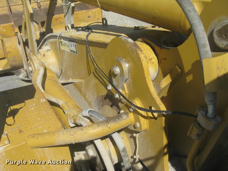 image for item L2387 2004 Caterpillar 988G wheel loader