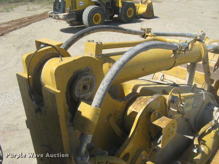 image for item L2387 2004 Caterpillar 988G wheel loader