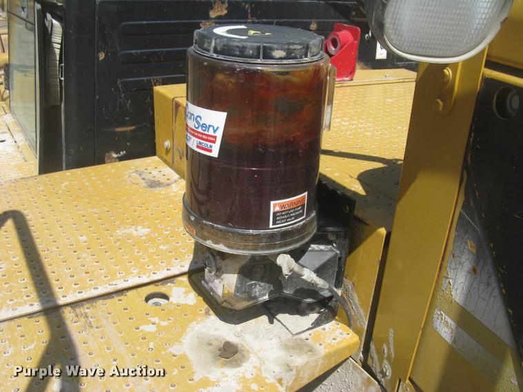 image for item L2387 2004 Caterpillar 988G wheel loader