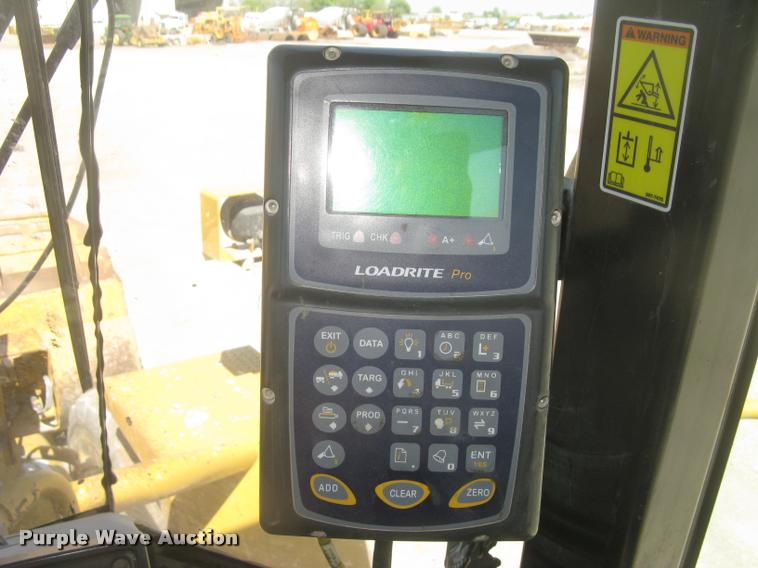 image for item L2387 2004 Caterpillar 988G wheel loader