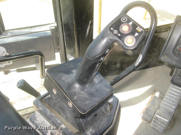 image for item L2387 2004 Caterpillar 988G wheel loader