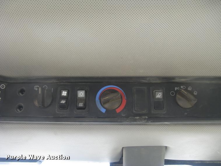 image for item L2387 2004 Caterpillar 988G wheel loader