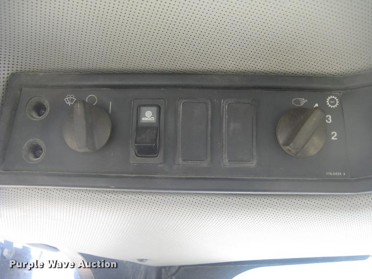 image for item L2387 2004 Caterpillar 988G wheel loader