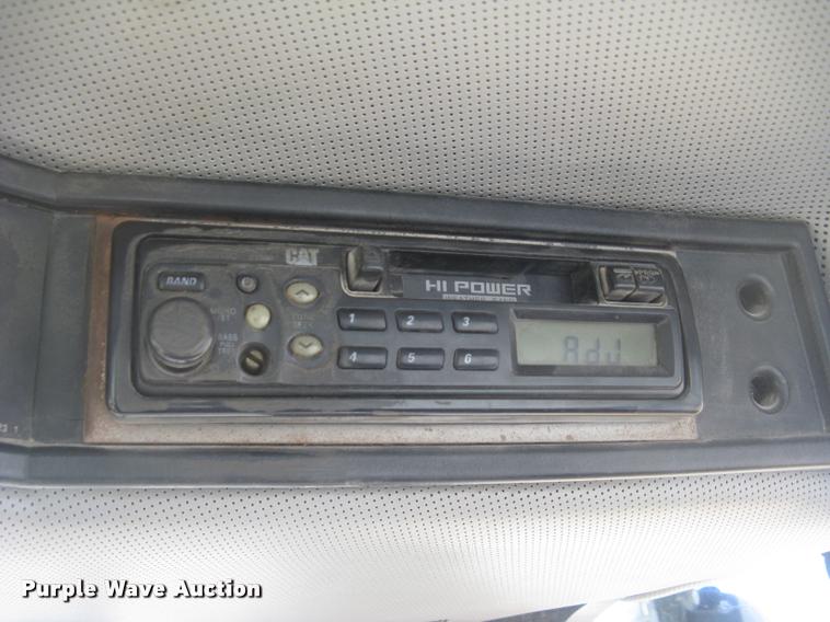 image for item L2387 2004 Caterpillar 988G wheel loader