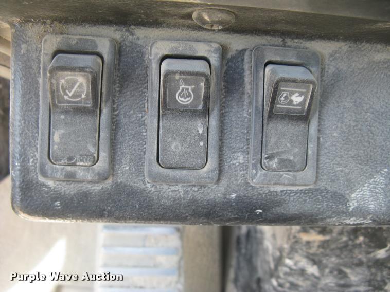 image for item L2387 2004 Caterpillar 988G wheel loader