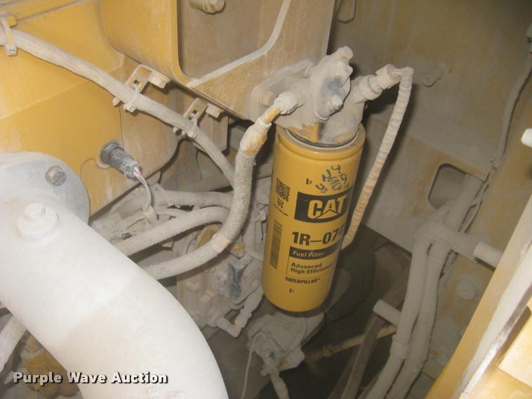 image for item L2387 2004 Caterpillar 988G wheel loader