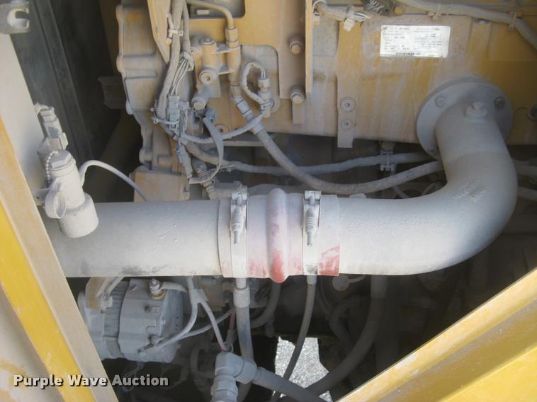 image for item L2387 2004 Caterpillar 988G wheel loader