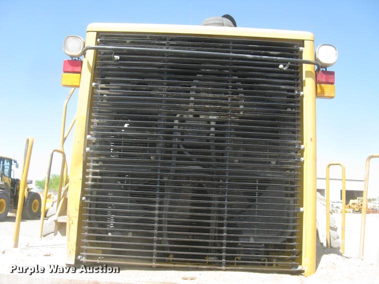 image for item L2387 2004 Caterpillar 988G wheel loader