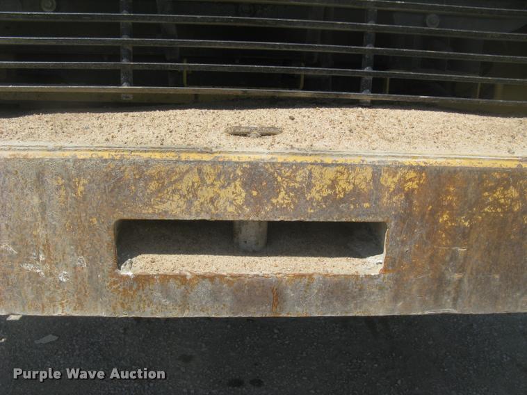 image for item L2387 2004 Caterpillar 988G wheel loader