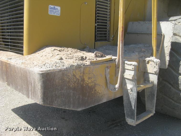 image for item L2387 2004 Caterpillar 988G wheel loader
