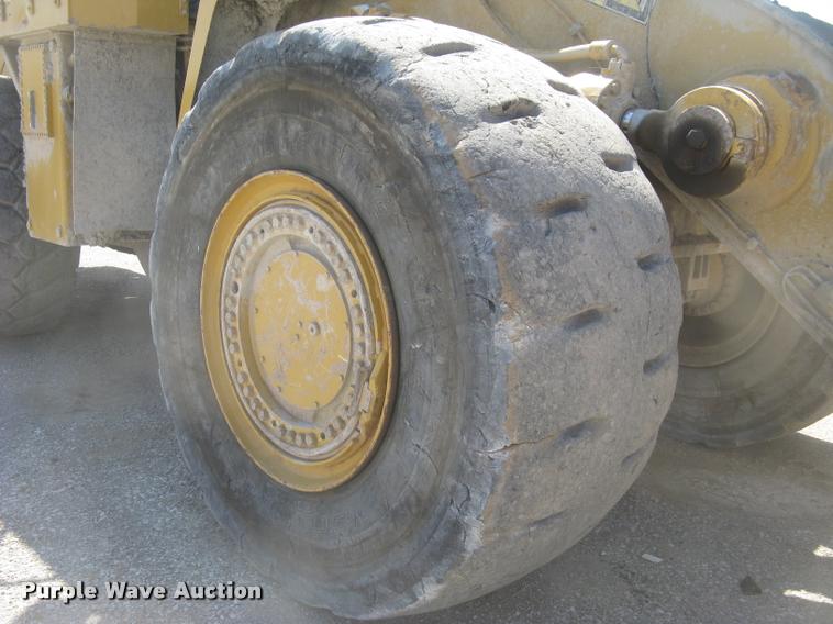 image for item L2387 2004 Caterpillar 988G wheel loader
