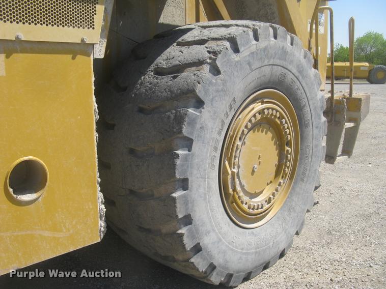 image for item L2387 2004 Caterpillar 988G wheel loader