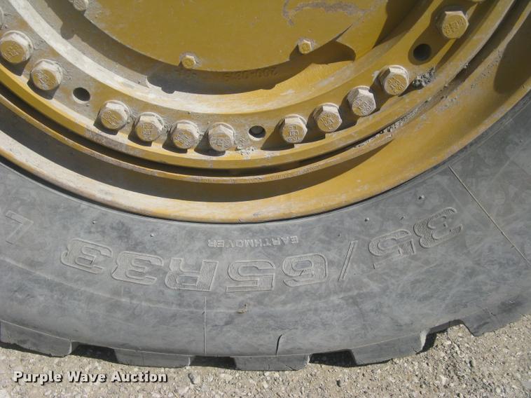 image for item L2387 2004 Caterpillar 988G wheel loader