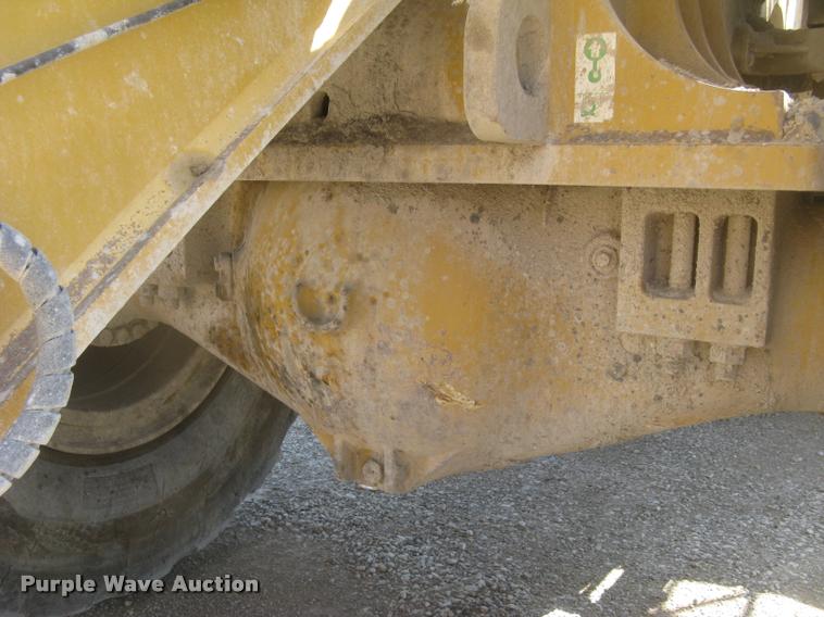 image for item L2387 2004 Caterpillar 988G wheel loader