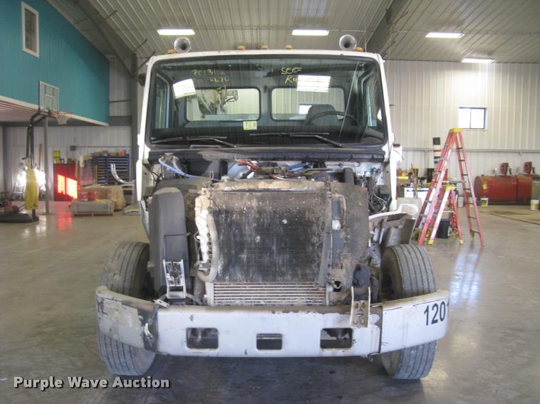 image for item L3925 2003 Freightliner FL70 service truck
