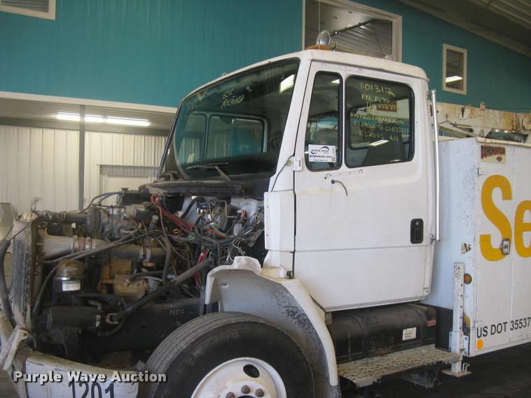 image for item L3925 2003 Freightliner FL70 service truck