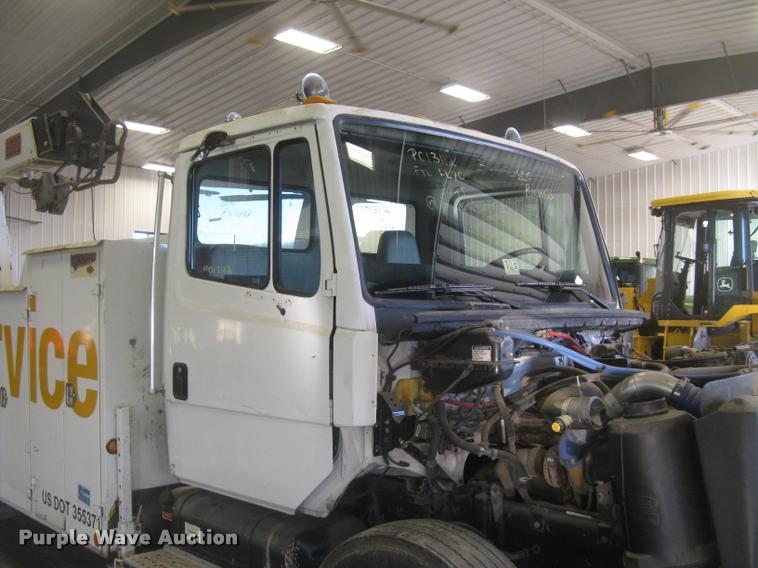 image for item L3925 2003 Freightliner FL70 service truck