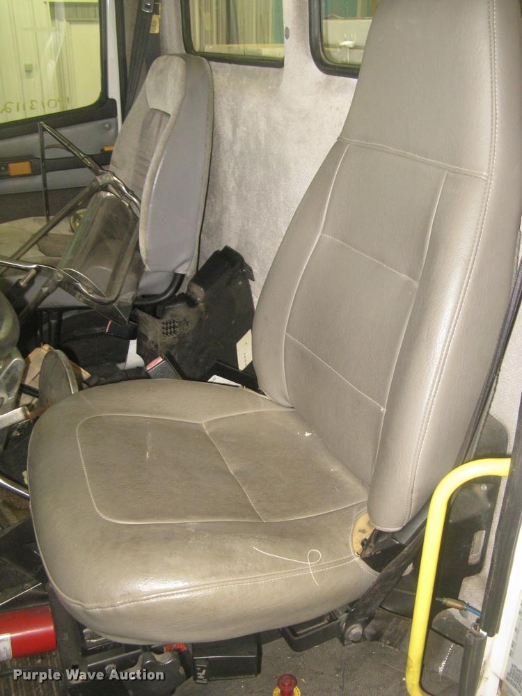 image for item L3925 2003 Freightliner FL70 service truck