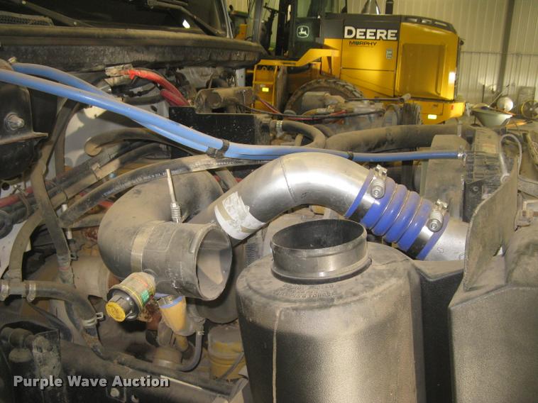 image for item L3925 2003 Freightliner FL70 service truck