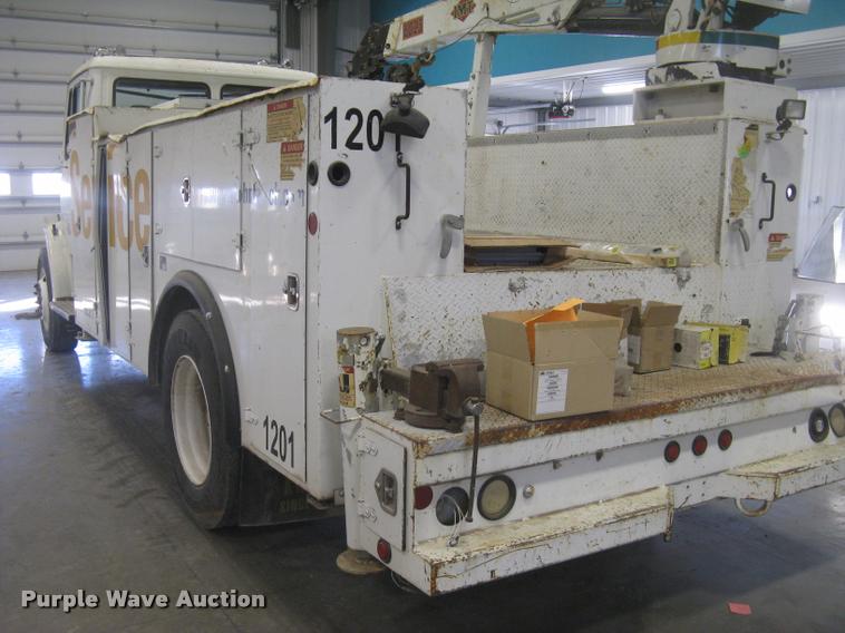 image for item L3925 2003 Freightliner FL70 service truck