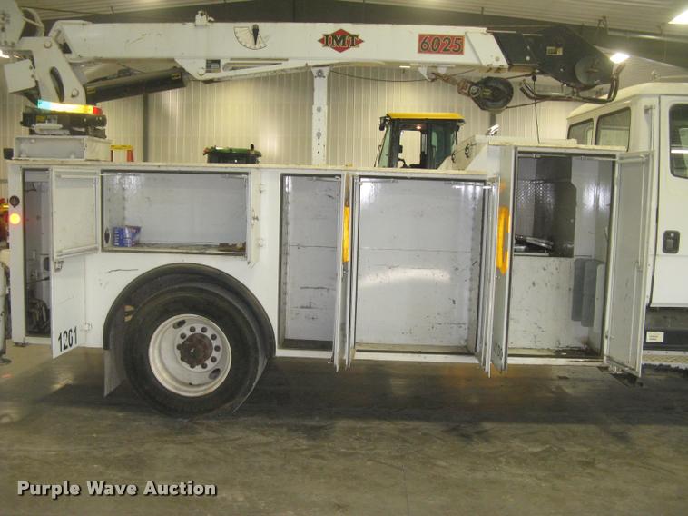 image for item L3925 2003 Freightliner FL70 service truck