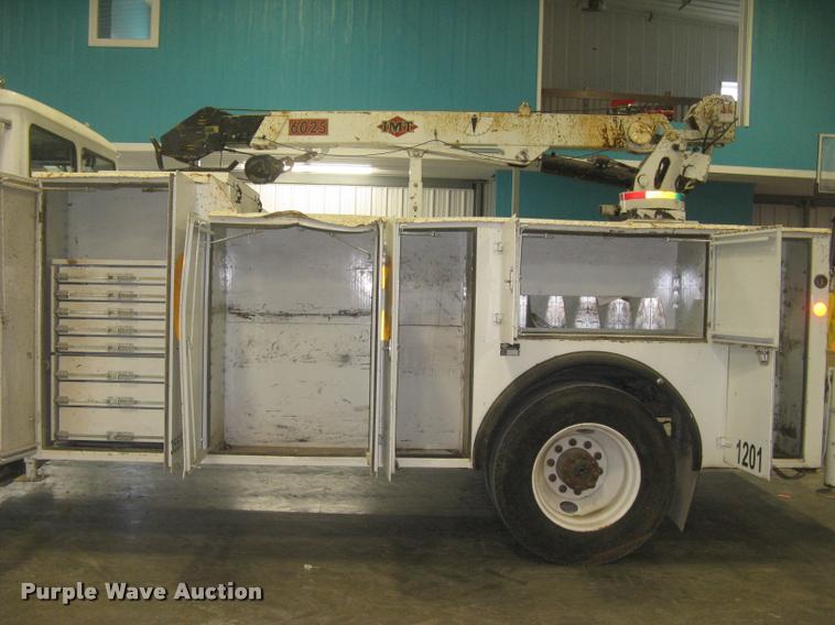 image for item L3925 2003 Freightliner FL70 service truck