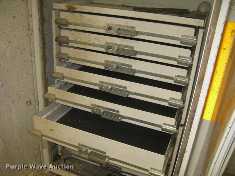 image for item L3925 2003 Freightliner FL70 service truck