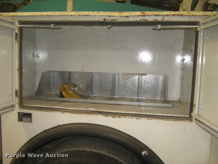 image for item L3925 2003 Freightliner FL70 service truck