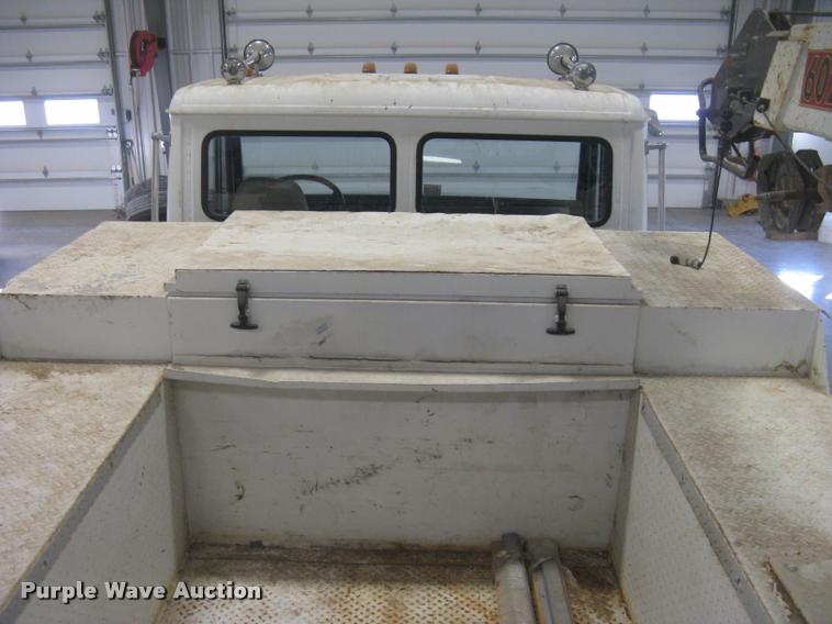 image for item L3925 2003 Freightliner FL70 service truck