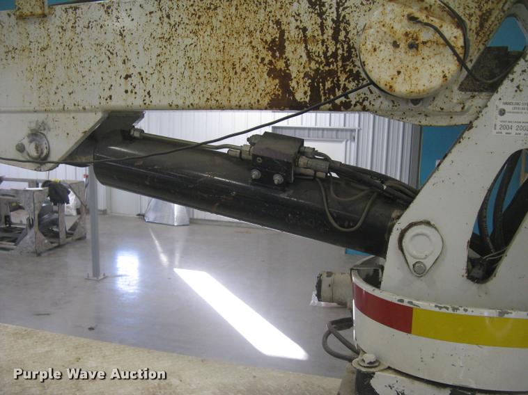 image for item L3925 2003 Freightliner FL70 service truck