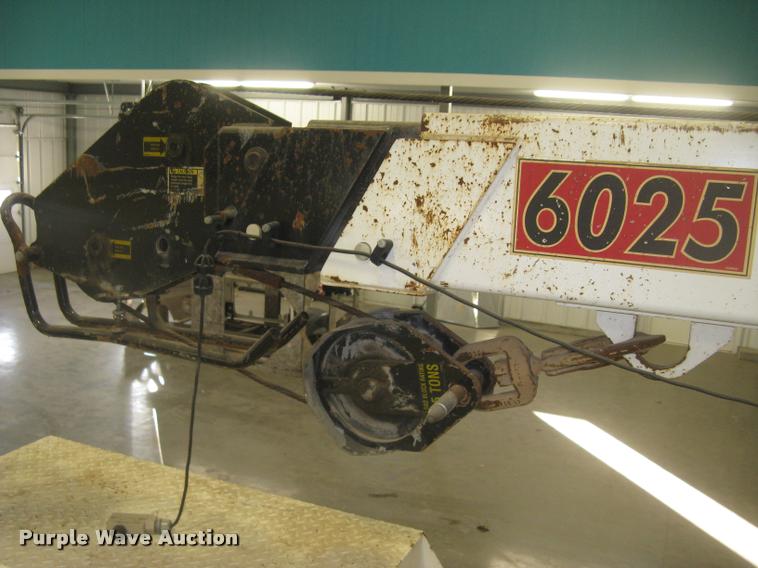 image for item L3925 2003 Freightliner FL70 service truck