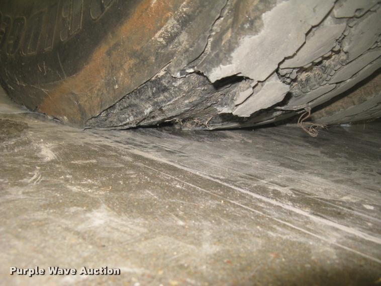 image for item L3925 2003 Freightliner FL70 service truck