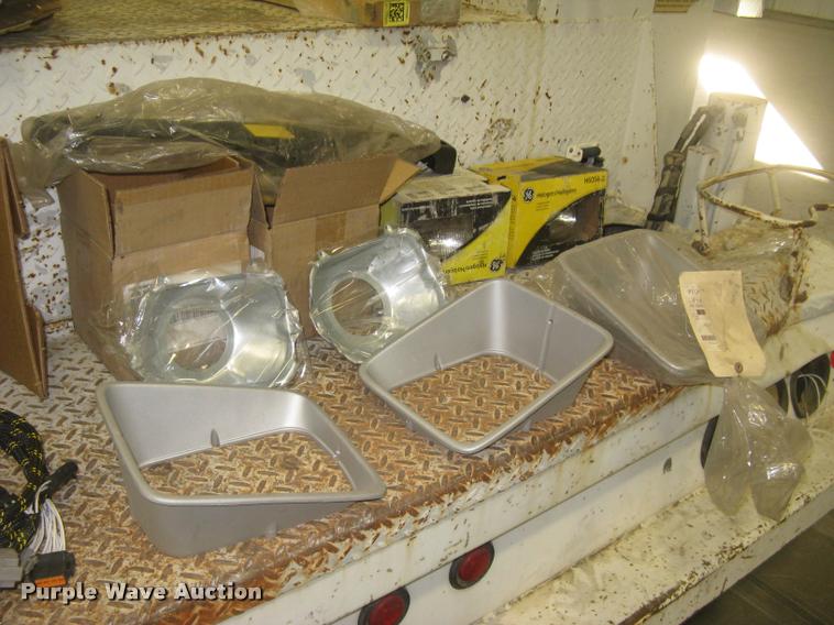 image for item L3925 2003 Freightliner FL70 service truck