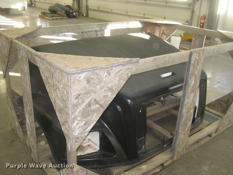 image for item L3925 2003 Freightliner FL70 service truck