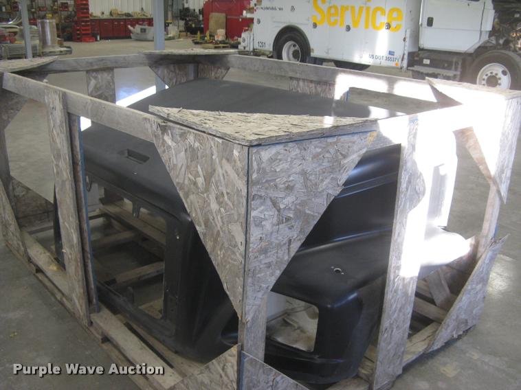 image for item L3925 2003 Freightliner FL70 service truck