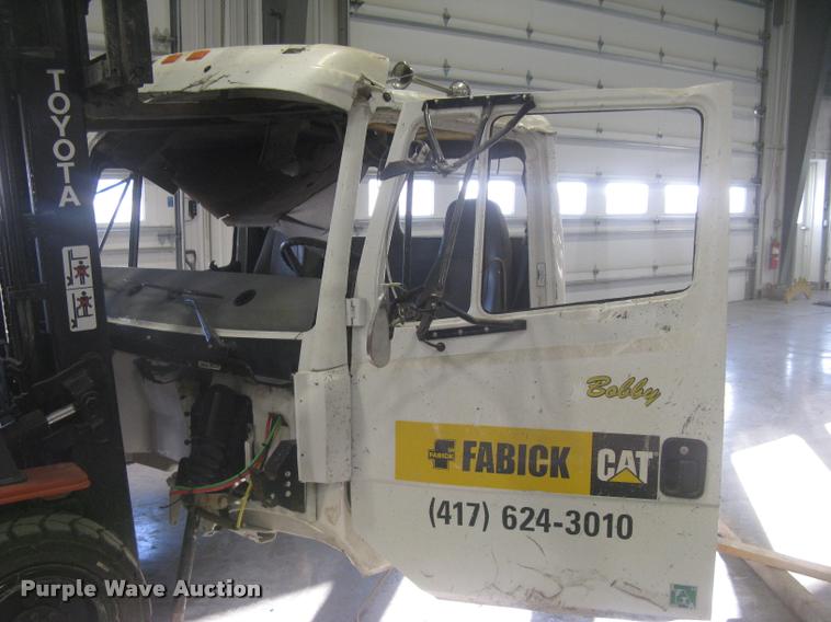 image for item L3925 2003 Freightliner FL70 service truck