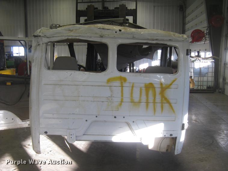 image for item L3925 2003 Freightliner FL70 service truck