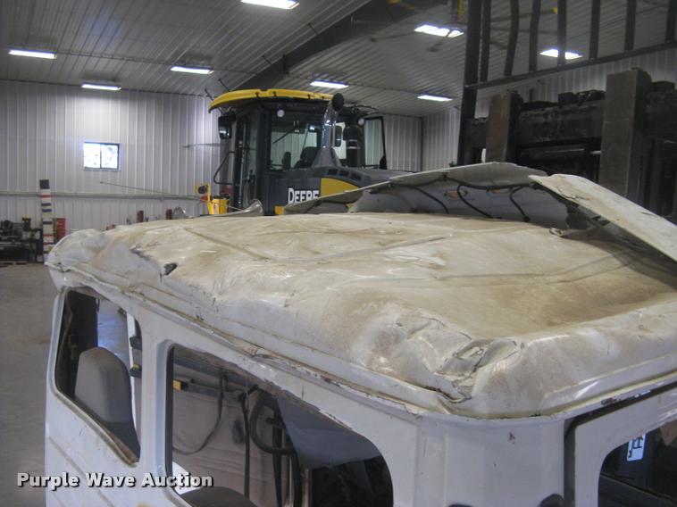 image for item L3925 2003 Freightliner FL70 service truck