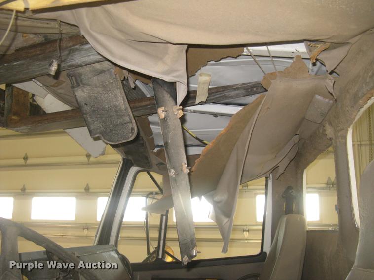 image for item L3925 2003 Freightliner FL70 service truck