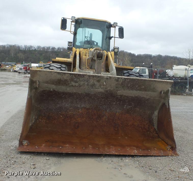 image for item L4674 1998 Caterpillar 966F wheel loader