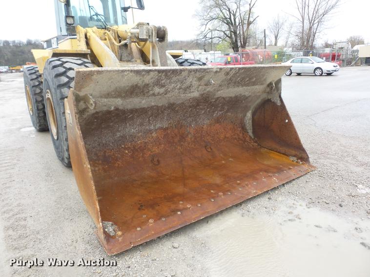 image for item L4674 1998 Caterpillar 966F wheel loader