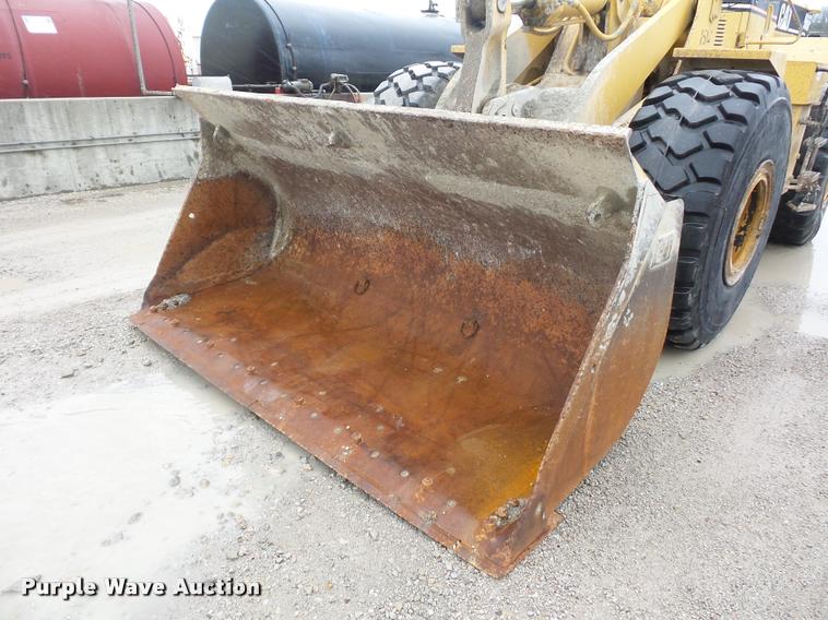 image for item L4674 1998 Caterpillar 966F wheel loader
