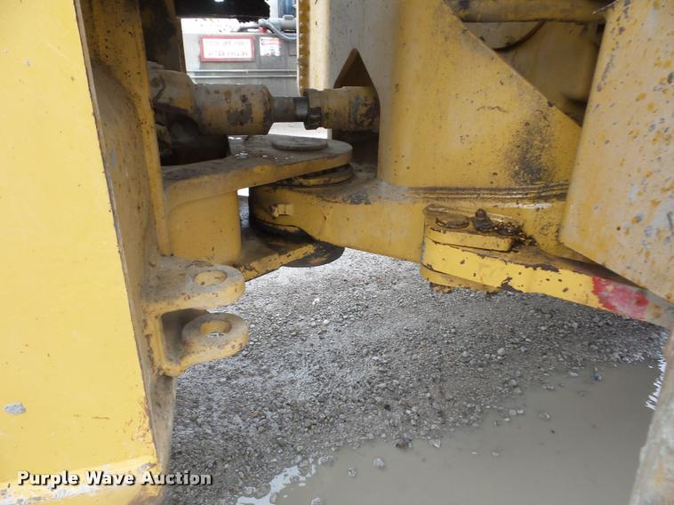 image for item L4674 1998 Caterpillar 966F wheel loader