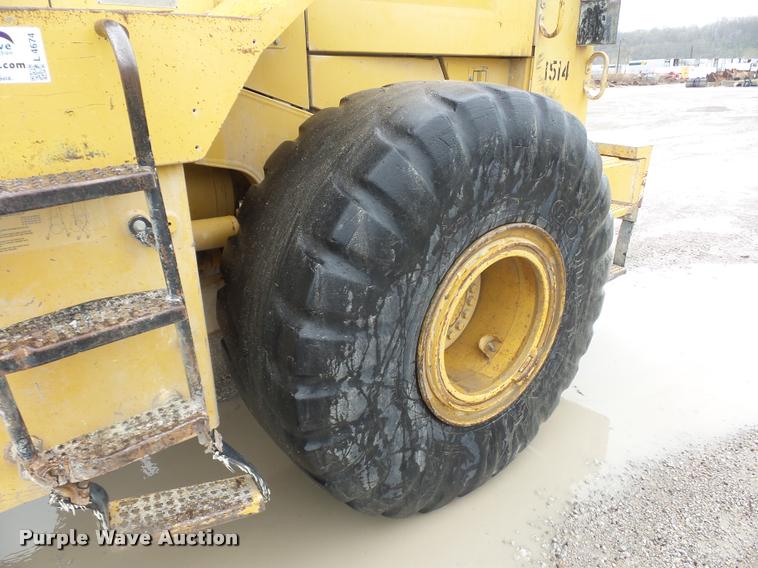 image for item L4674 1998 Caterpillar 966F wheel loader