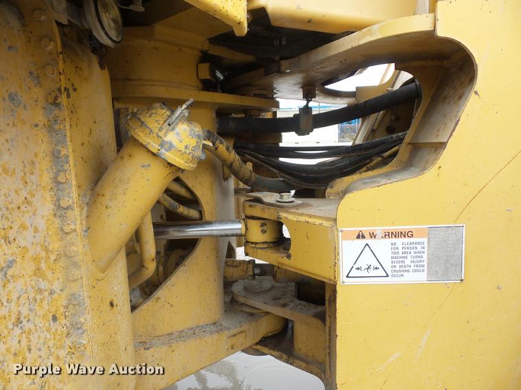 image for item L4674 1998 Caterpillar 966F wheel loader