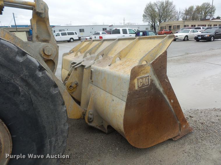 image for item L4674 1998 Caterpillar 966F wheel loader